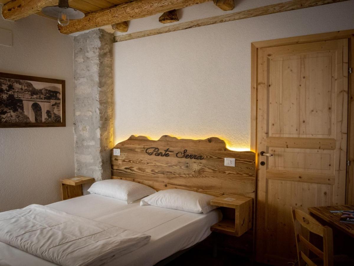 Hotel Locanda Ponte Serra à Lamon Extérieur photo