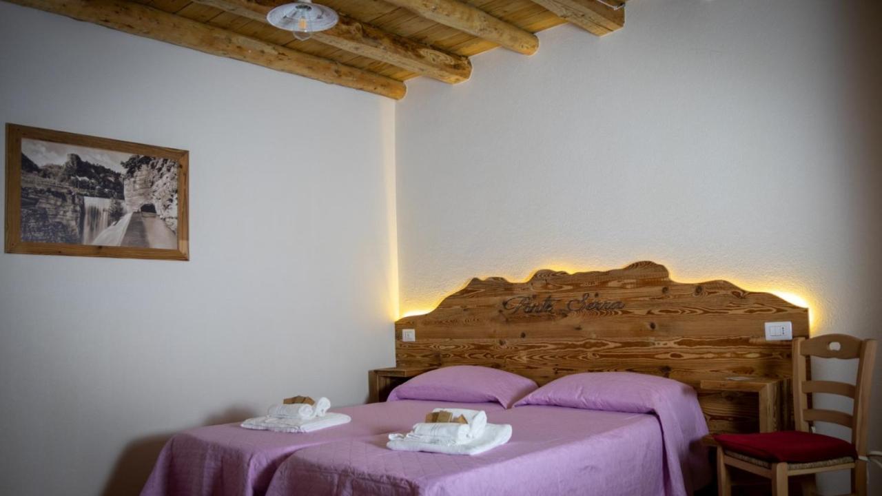 Hotel Locanda Ponte Serra à Lamon Extérieur photo